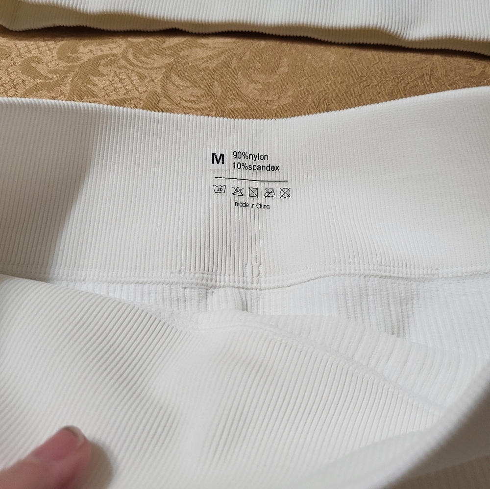 White ribbed soft crop top & shorts set women's M #1350 - Picture 2 of 3
